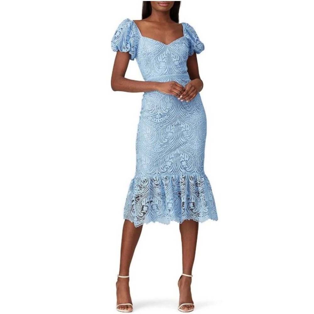 ML MONIQUE LHUILLIER
Lace puff sleeve dress
Size 6